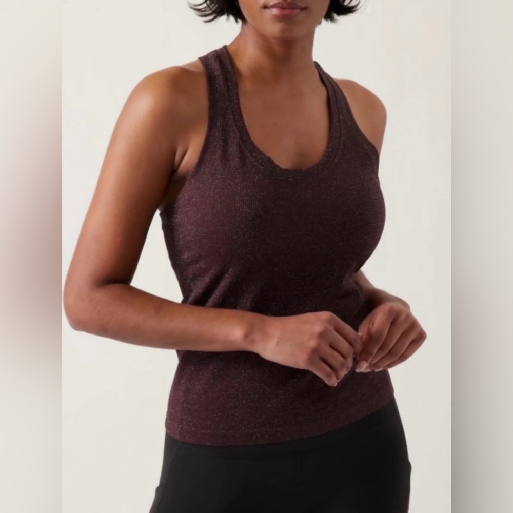 Athleta NWT Momentum Seamless Tank Top in a Cabernet Shine Color Size XS